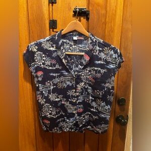 Aloha Style Ladies Old Navy Short-Sleeve Printed Button Shirt in Navy Blue